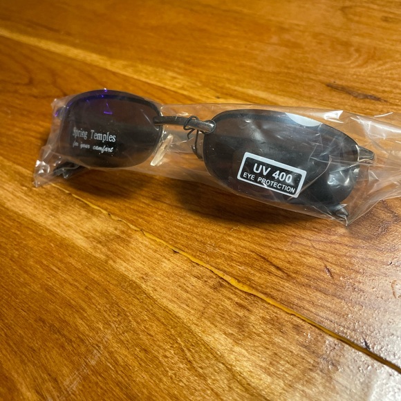 Spring Temple Sunglasses - Picture 3 of 4